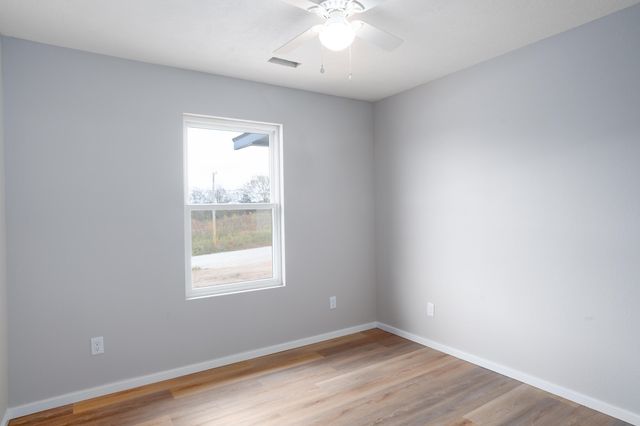 99 Sugar Lane, Crane, MO 65633