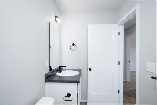 99 Sugar Lane, Crane, MO 65633