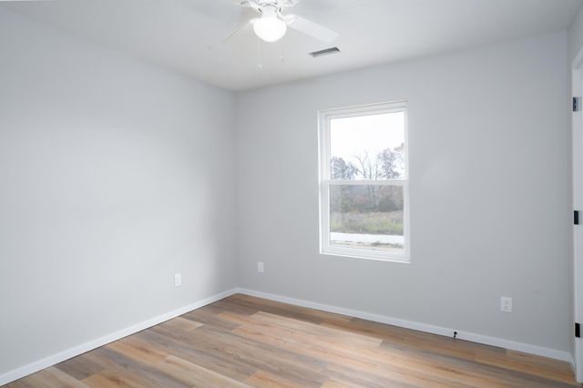 99 Sugar Lane, Crane, MO 65633