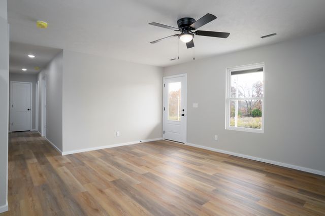 99 Sugar Lane, Crane, MO 65633