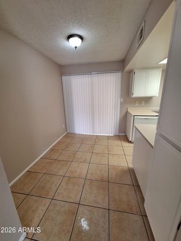 1449 E KNOLL Circle 3, Mesa, AZ 85203