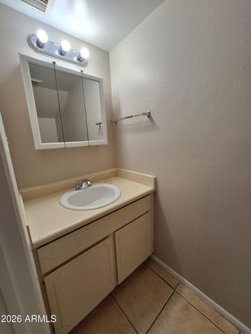 1449 E KNOLL Circle 3, Mesa, AZ 85203