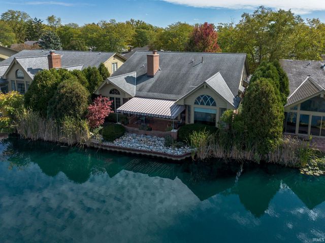 2820 Little River Run, Fort Wayne, IN 46804