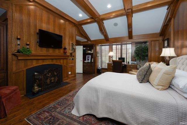 2820 Little River Run, Fort Wayne, IN 46804