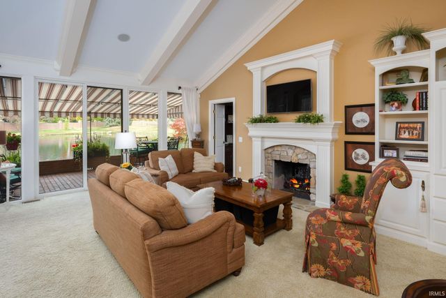 2820 Little River Run, Fort Wayne, IN 46804