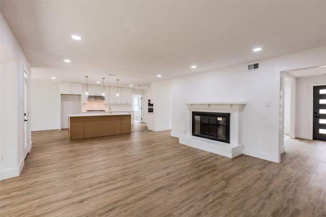 2849 Reedcroft Drive, Farmers Branch, TX 75345