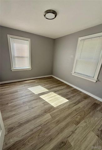 6516 Myron Avenue, St Louis, MO 63121