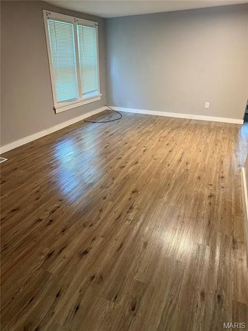 6516 Myron Avenue, St Louis, MO 63121