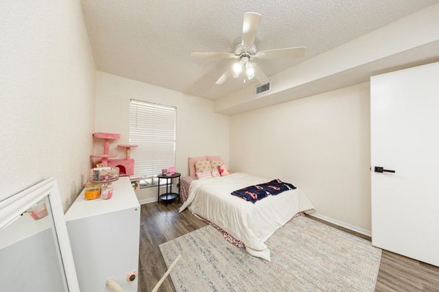 1500 Bay Area Boulevard 103, Houston, TX 77058