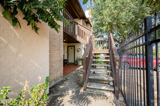 1500 Bay Area Boulevard 103, Houston, TX 77058