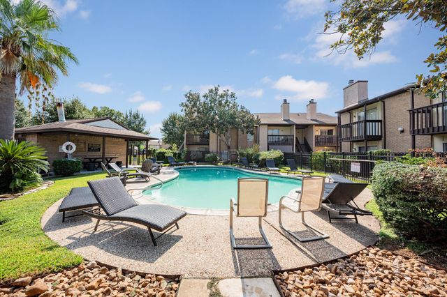 1500 Bay Area Boulevard 103, Houston, TX 77058