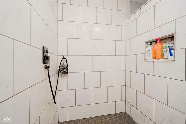 9131 E 256th Street, Arcadia, IN 46030