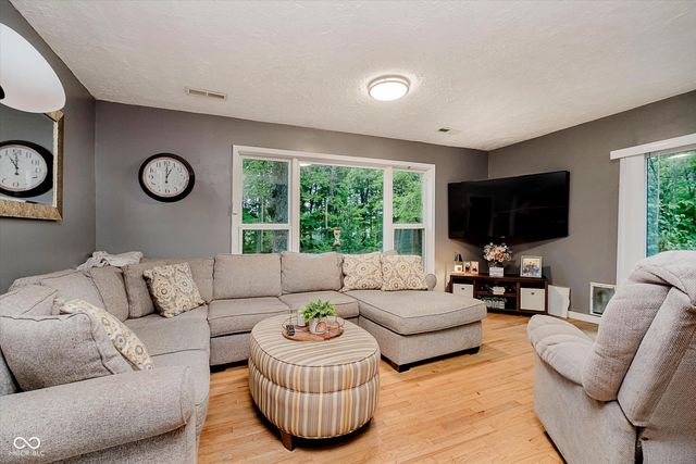 9131 E 256th Street, Arcadia, IN 46030