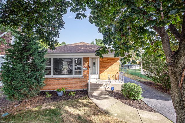 5262 Alexander Place, Oak Lawn, IL 60453
