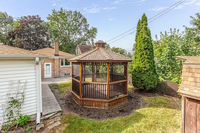 5262 Alexander Place, Oak Lawn, IL 60453