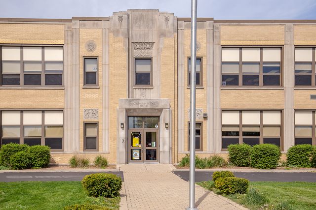 5262 Alexander Place, Oak Lawn, IL 60453