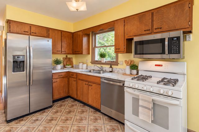 5262 Alexander Place, Oak Lawn, IL 60453