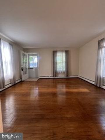 221 E 4TH ST, Media, PA 19063