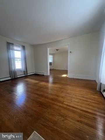 221 E 4TH ST, Media, PA 19063