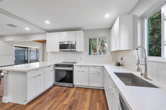 2230 Atlanta Street ., Hollywood, FL 33020