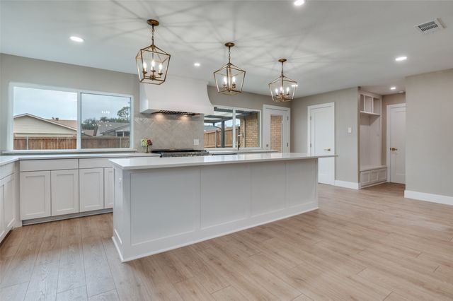 1912 Primrose Lane, Carrollton, TX 75007