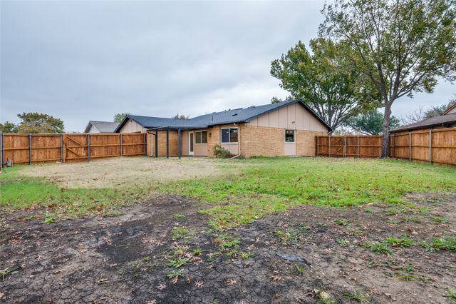 1912 Primrose Lane, Carrollton, TX 75007