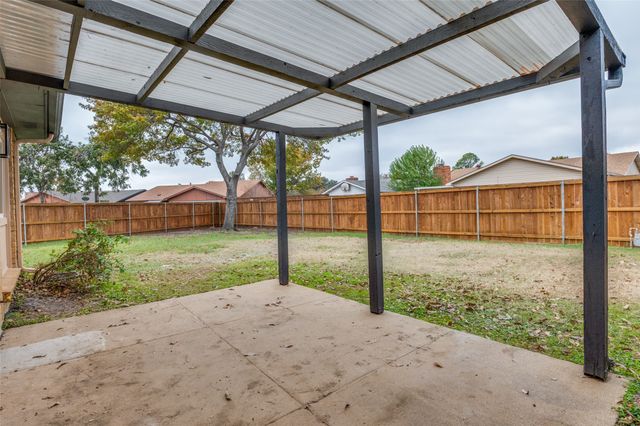 1912 Primrose Lane, Carrollton, TX 75007