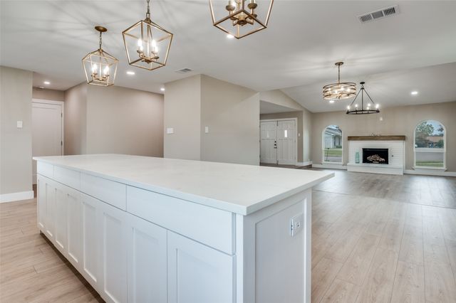 1912 Primrose Lane, Carrollton, TX 75007