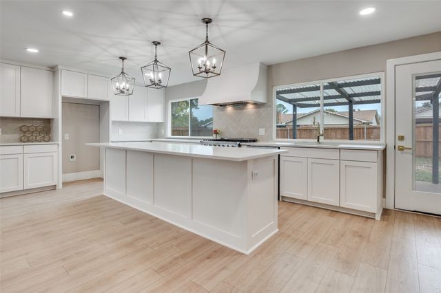 1912 Primrose Lane, Carrollton, TX 75007