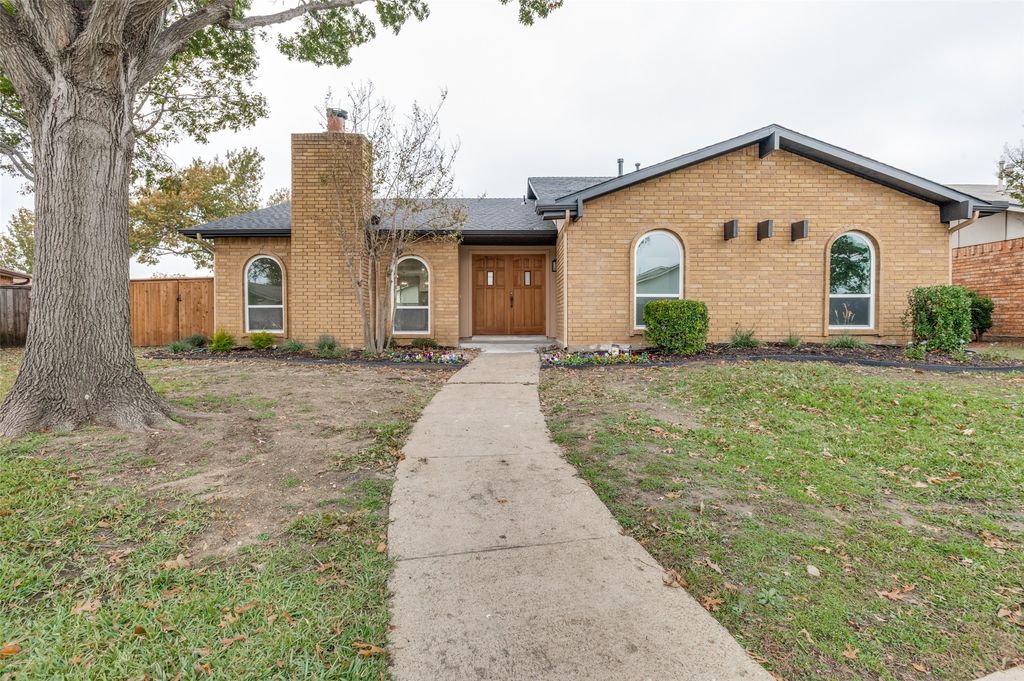 1912 Primrose Lane, Carrollton, TX 75007