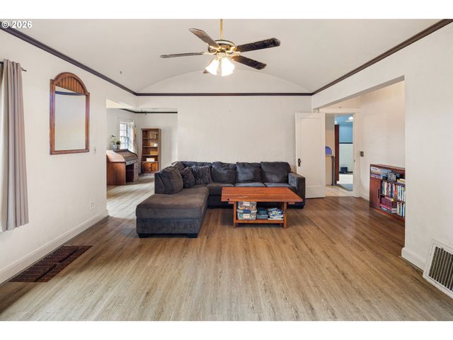 355 RIVER Rd, Eugene, OR 97404