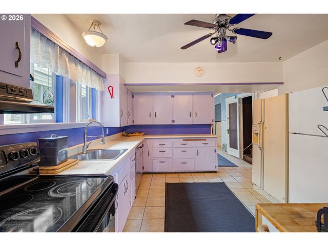 355 RIVER Rd, Eugene, OR 97404