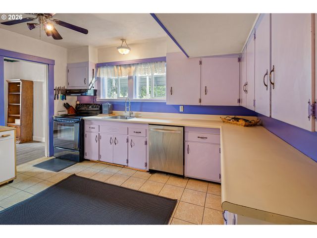 355 RIVER Rd, Eugene, OR 97404