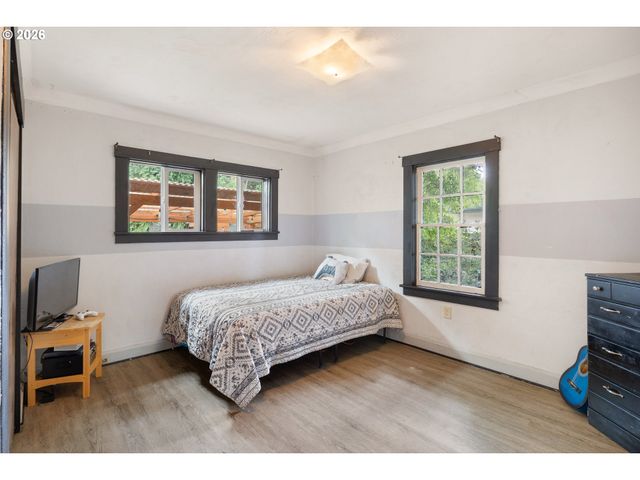 355 RIVER Rd, Eugene, OR 97404