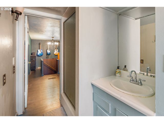 355 RIVER Rd, Eugene, OR 97404