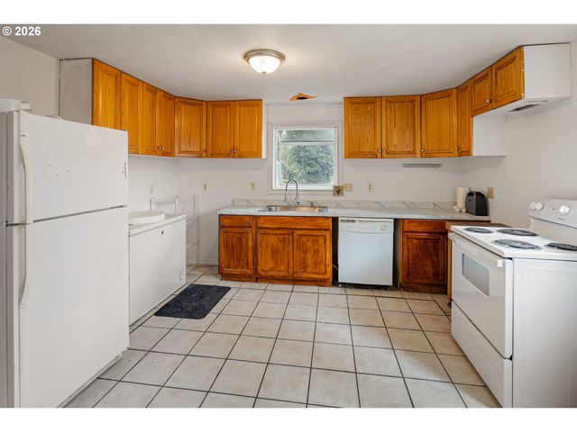 355 RIVER Rd, Eugene, OR 97404