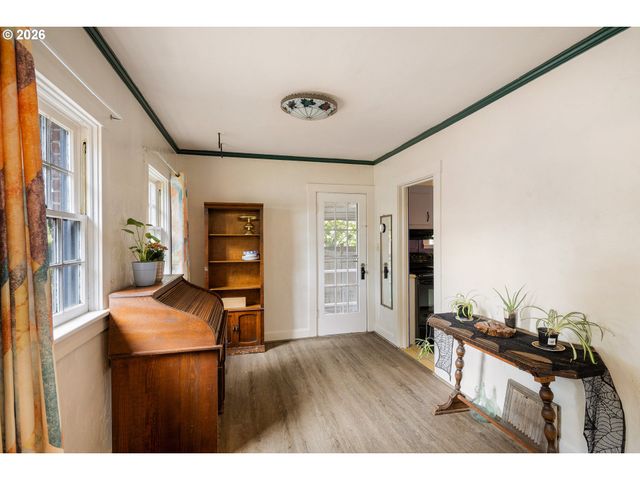 355 RIVER Rd, Eugene, OR 97404