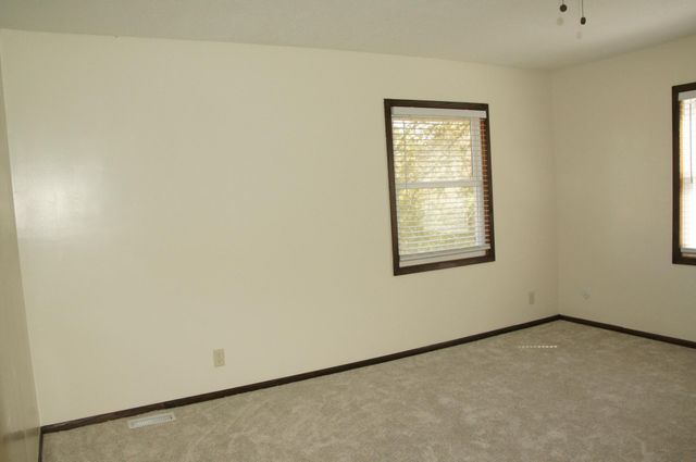 746 Belmont Lane E, Maplewood, MN 55117