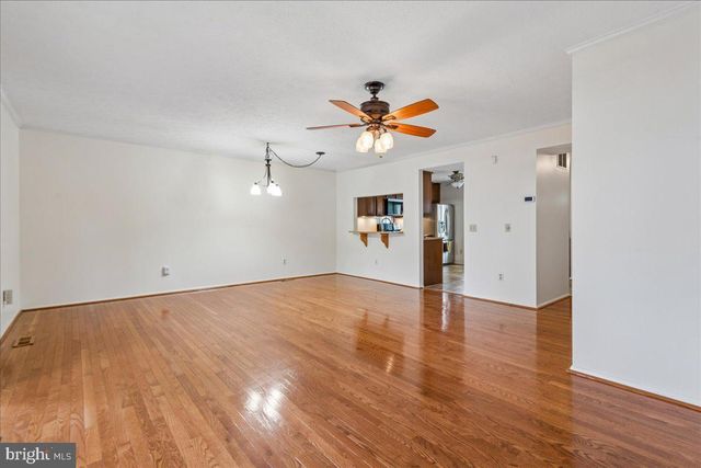 7907 LEEDS DR, Pasadena, MD 21122