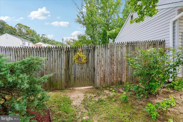 7907 LEEDS DR, Pasadena, MD 21122