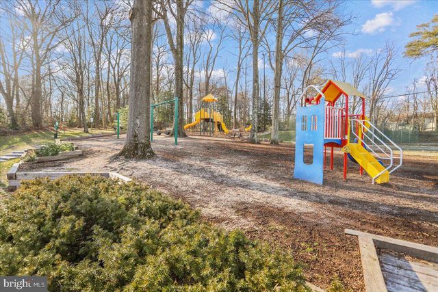 7907 LEEDS DR, Pasadena, MD 21122