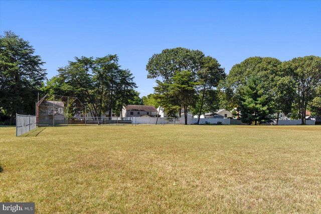7907 LEEDS DR, Pasadena, MD 21122