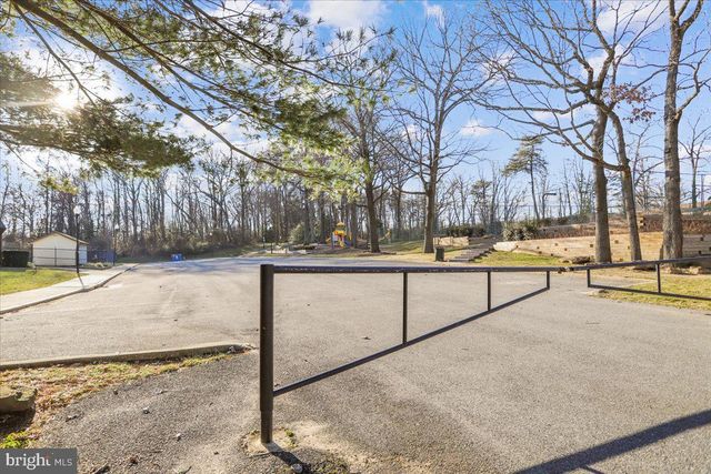 7907 LEEDS DR, Pasadena, MD 21122