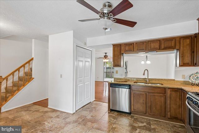 7907 LEEDS DR, Pasadena, MD 21122