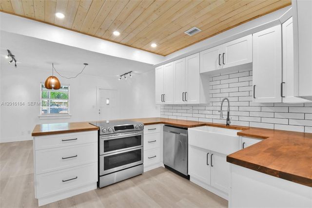 2217 SW 1st Ct 2217, Fort Lauderdale, FL 33312