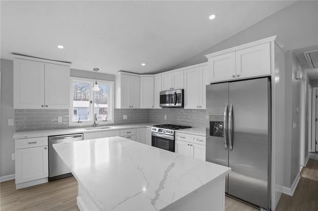 21 Florida Avenue, Coventry, RI 02816