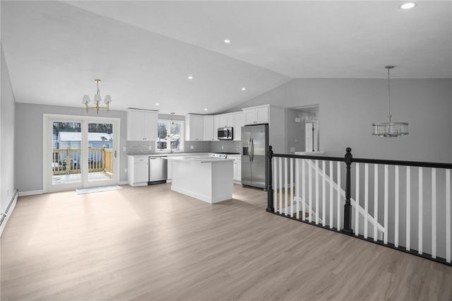 21 Florida Avenue, Coventry, RI 02816