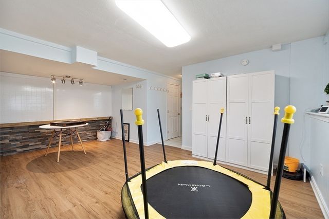 2 Pinebrook Ln, Worcester, MA 01609
