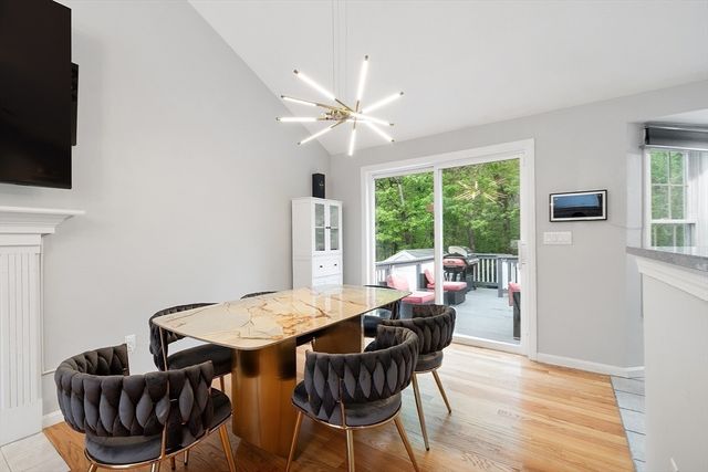 2 Pinebrook Ln, Worcester, MA 01609
