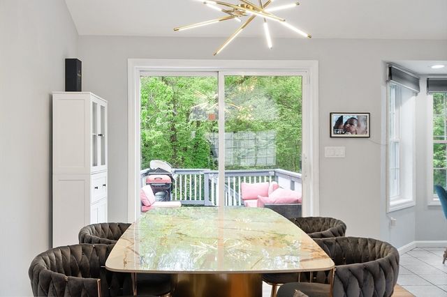 2 Pinebrook Ln, Worcester, MA 01609